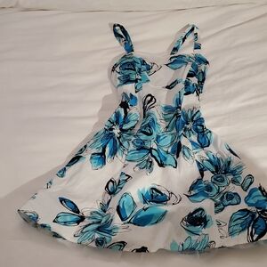 NWT Charming Blue Floral Dress